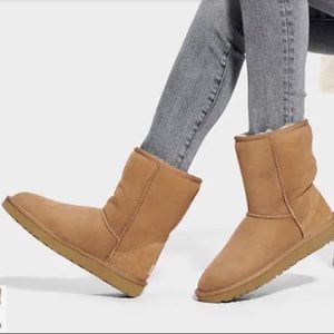 UGG Classic Short Boot